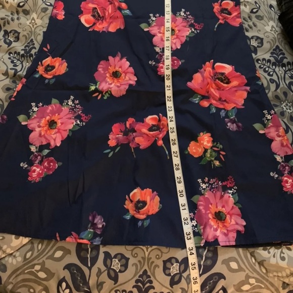 Floral halter dress - Picture 7 of 9